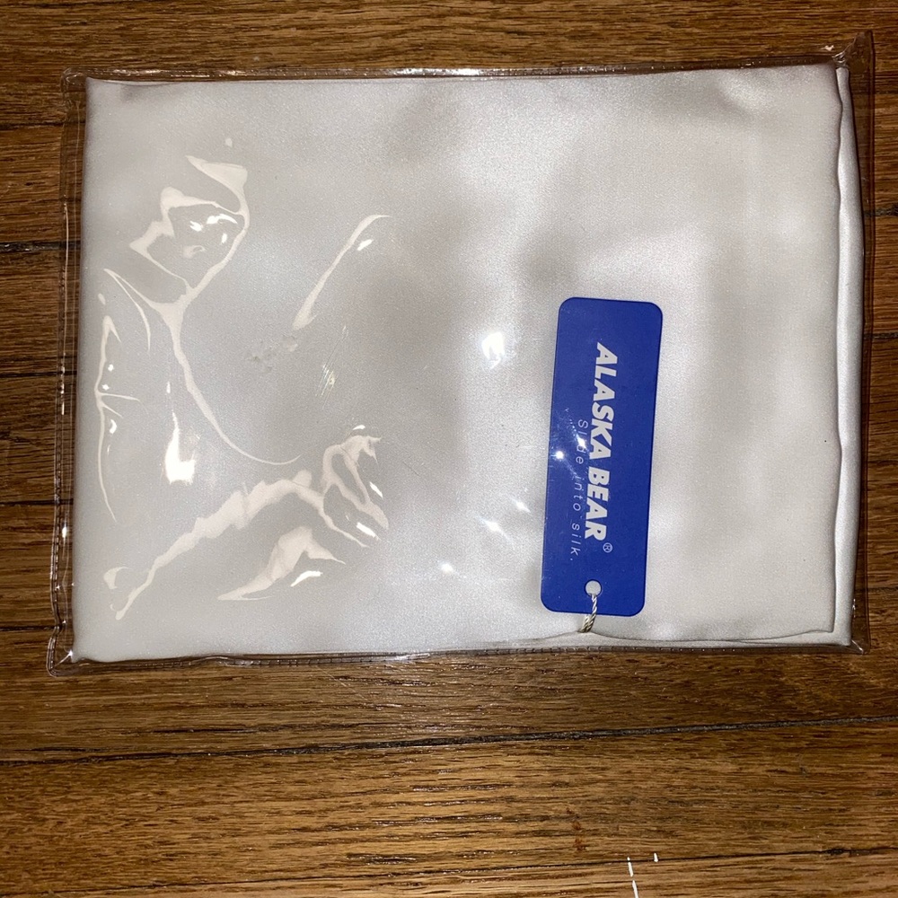 Alaskan Bear Silk Ivory Queen Pillowcase NIP